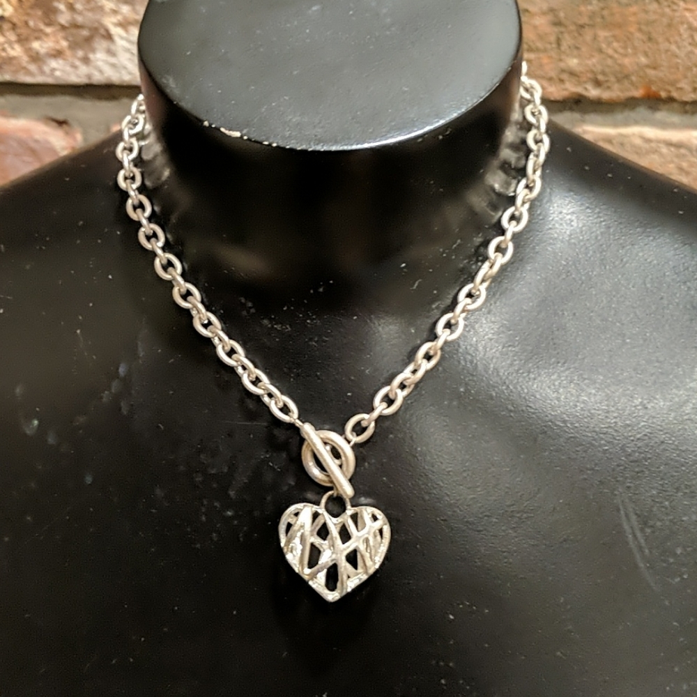 Shiny heart pendant and necklace